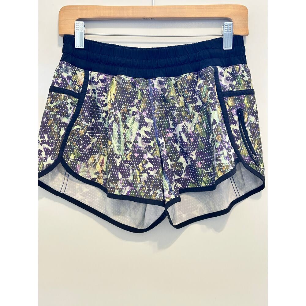 Lululemon Tracker III shorts Floral Sport White Multi Black sz 8